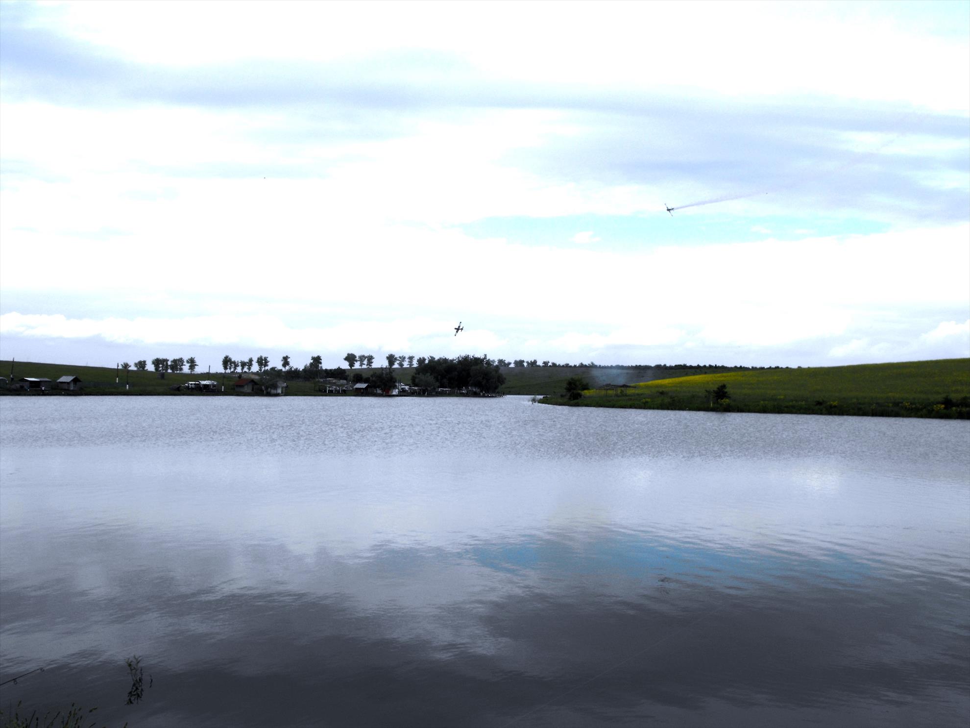 Greaca-9-11 mai Cupa Tarom-Iacarii acrobati - 2.JPG